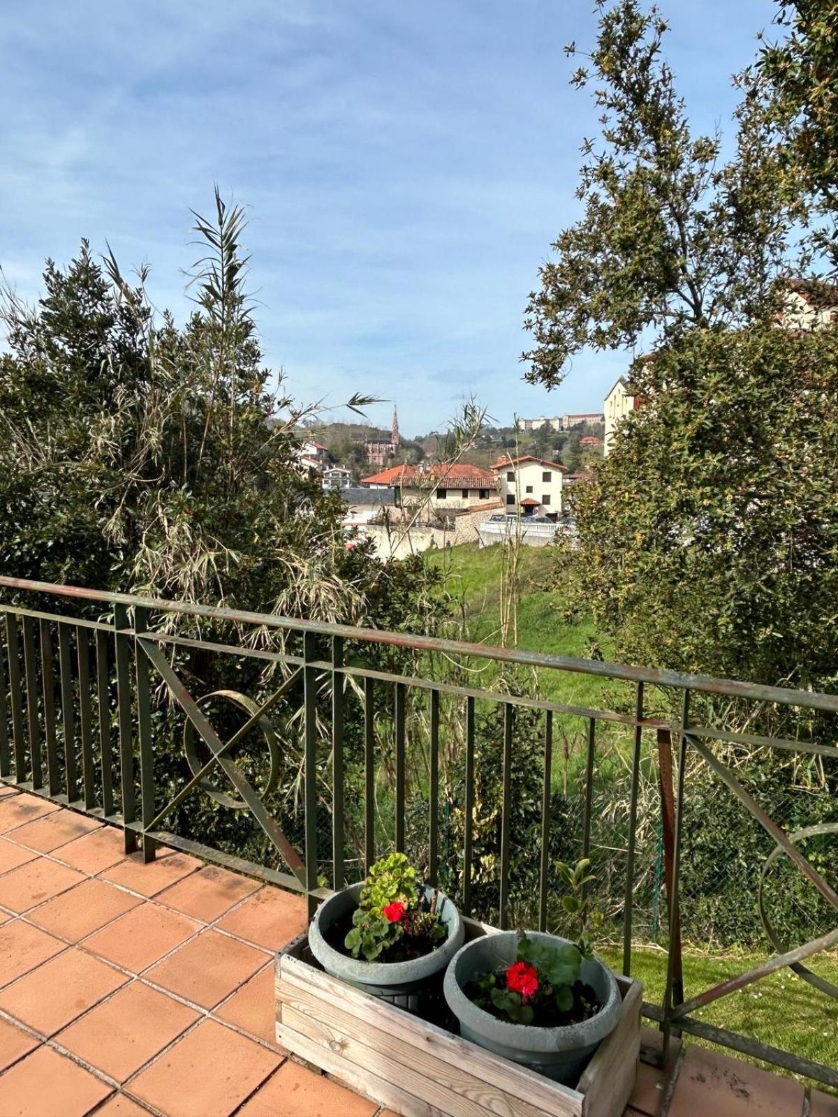 Апартаменты La Terraza Комильяс Экстерьер фото